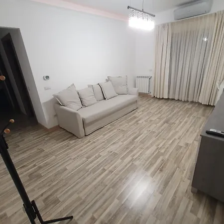 Balcan Home- Metro B 아파트