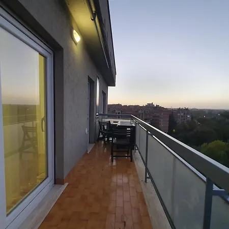 아파트 Balcan Home- Metro B