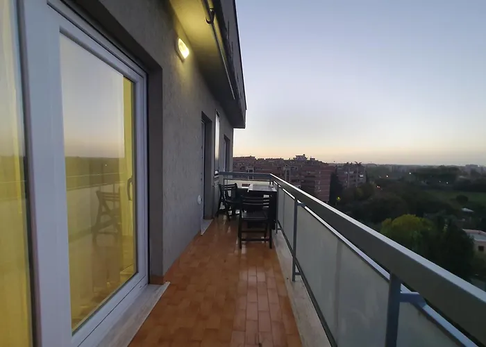 아파트 Balcan Home- Metro B