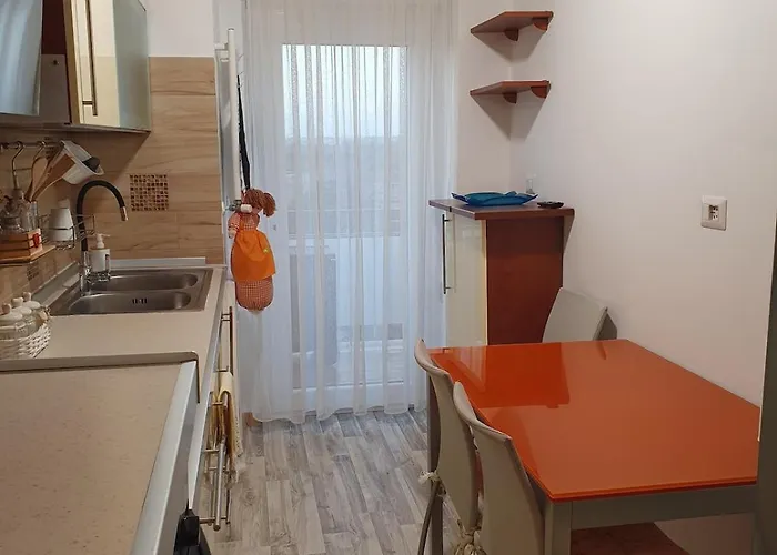 아파트 Balcan Home- Metro B