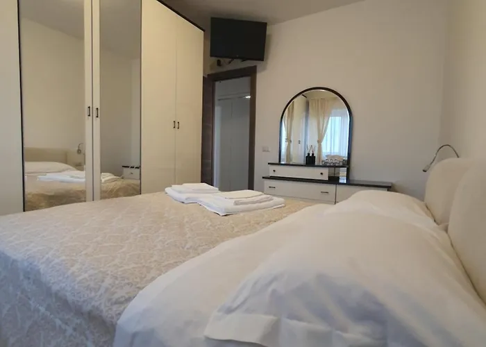 Balcan Home- Metro B 아파트